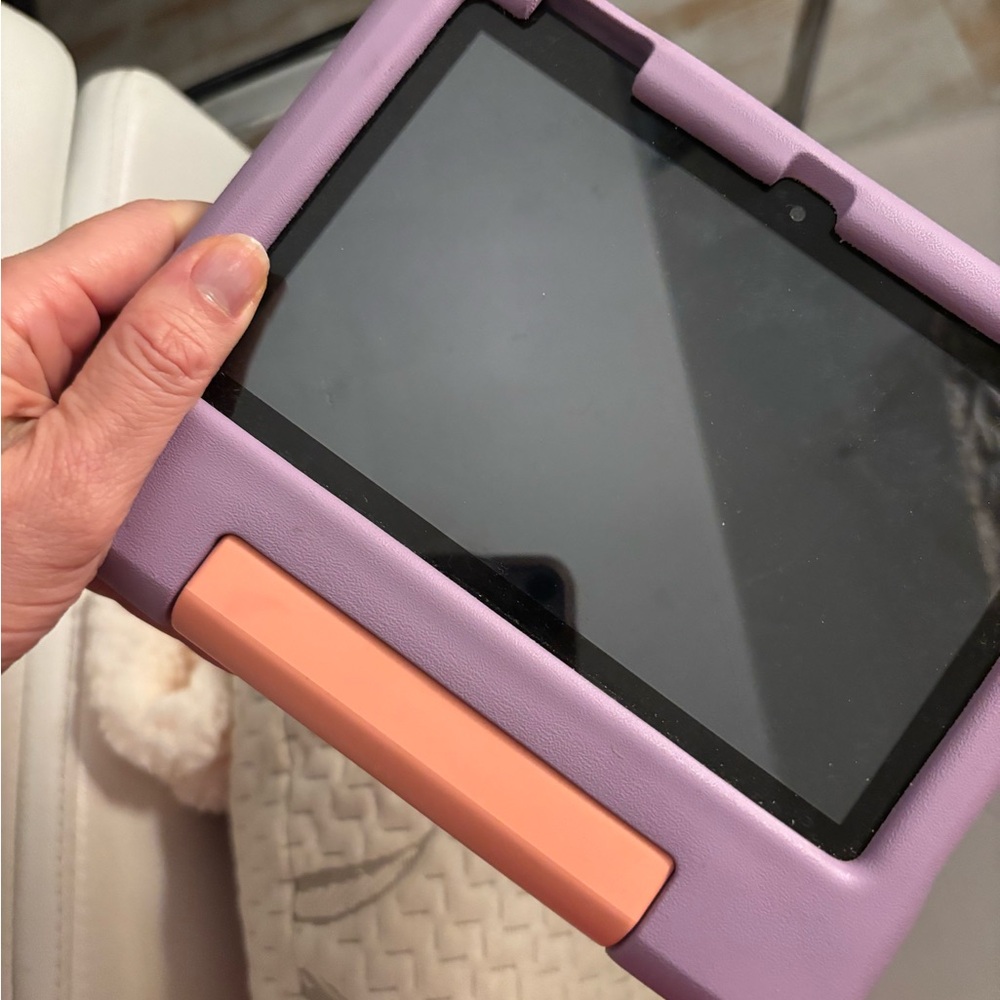 Amazon fire 7 Tablet with Lavender and Peach Case